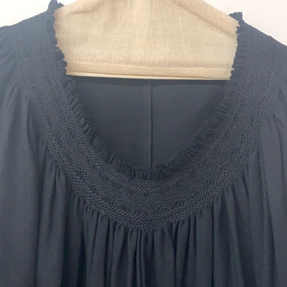 Gary Graham Voluminous Top with Smocked Collar! - Picture 2 of 11
